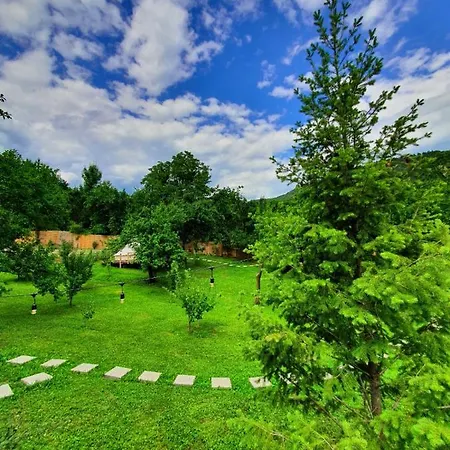 Luxury tent Tinutul Luanei Glamping *