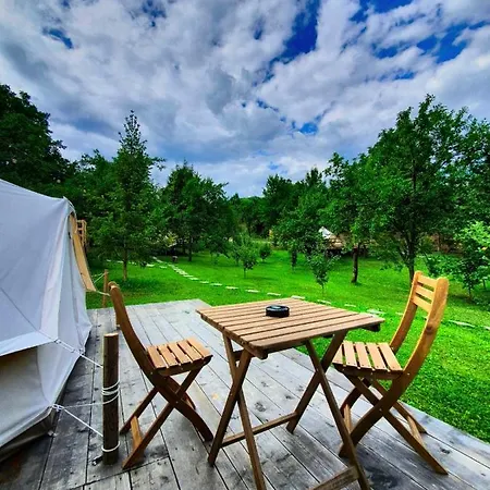 Luxury tent Tinutul Luanei Glamping *