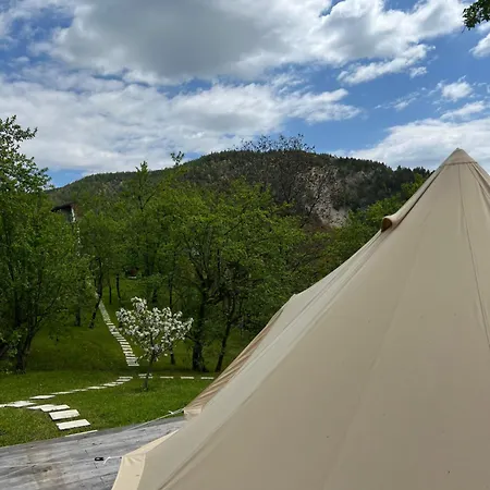 Luxury tent Tinutul Luanei Glamping